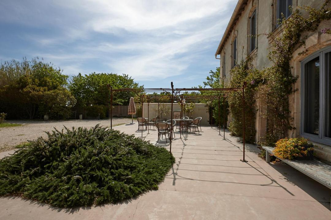 Maison Tara Verte Au Mas Montredon Арл Екстериор снимка