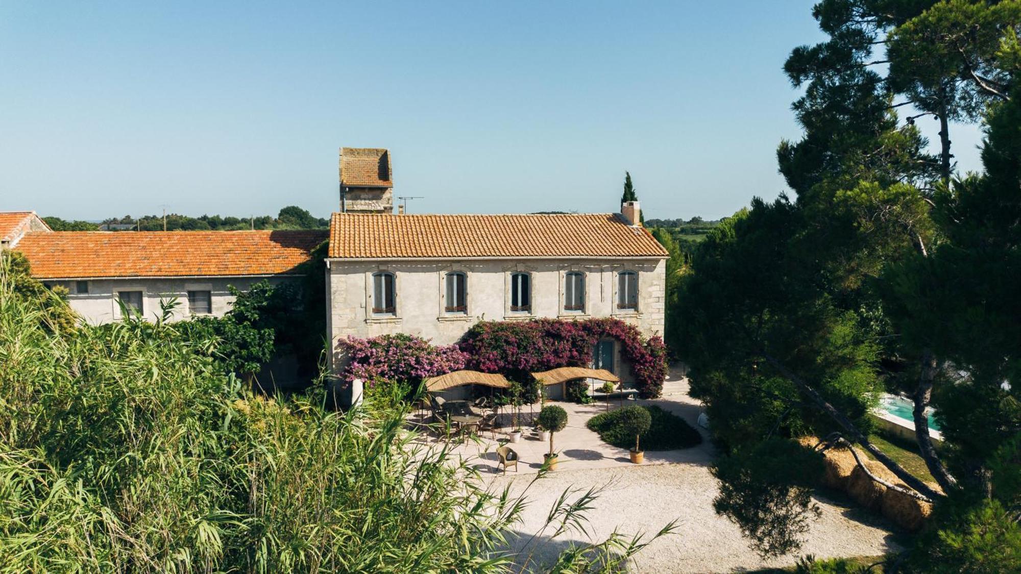 Maison Tara Verte Au Mas Montredon Арл Екстериор снимка